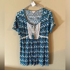 Teal, White, and Tan Boho Chevron Tie Front Keyhole Top Sz M